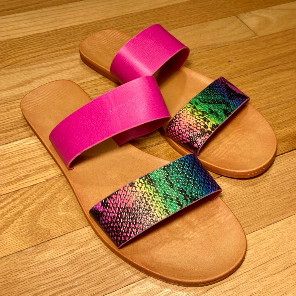 Bamboo Pink and Colored Snake Skin Strapped Sandal